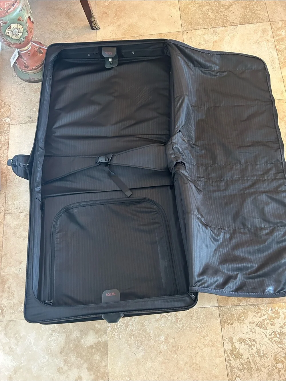TUMI Alpha 2 22036DH Wheeled Garment Bag Ballistic Nylon Rolling Suit Carrier
